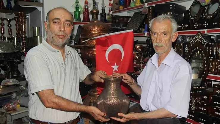 Bakırcı kardeşler mesleği öğrenmek isteyen çırakları bekliyor