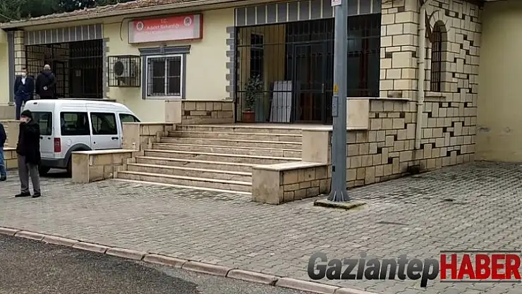 Balkondan düşen galerici hayatını kaybetti