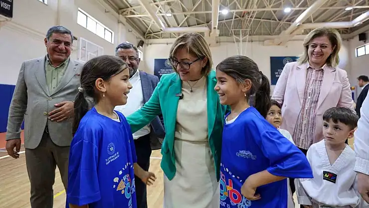 Başkan Şahin, Yaz Okulları'ndan yararlanan çocuklarla bir araya geldi