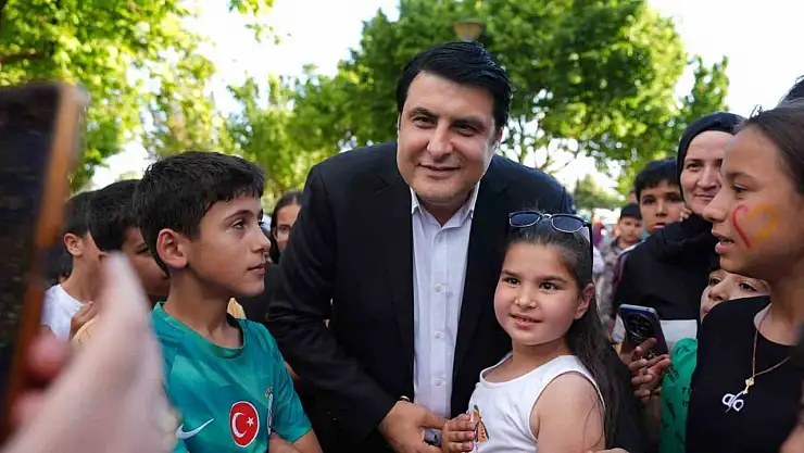 Başkan Yılmaz'dan çocuklara sürpriz ziyaret