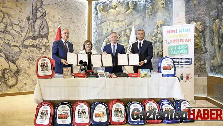 Birinci sınıf öğrencilerinin kırtasiye malzemesi yardımı