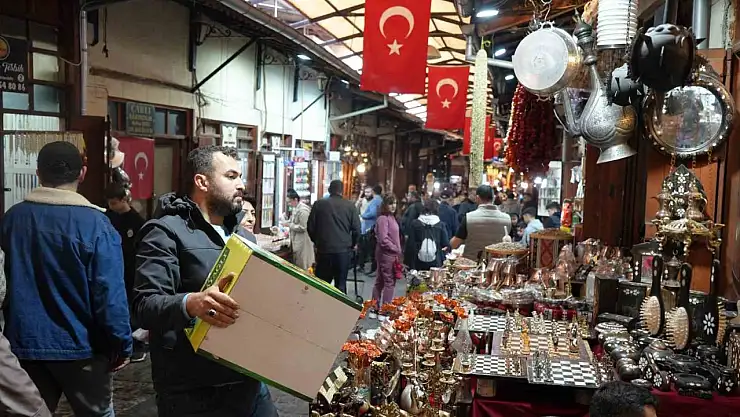 Boykot Gaziantep'e uğramadı: Çarşı-pazardaki yoğunluk dikkat çekti