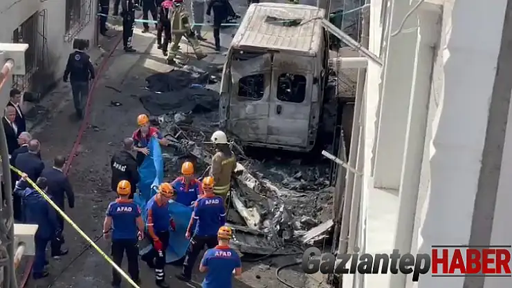 Bursa'da eğitim uçağı evlerin arasına düştü: 2 ölü