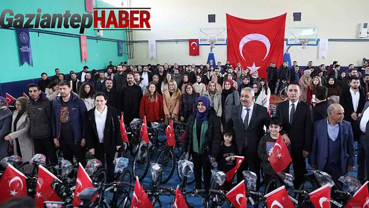 Büyükşehir, Yavuzeli ve Araban'daki öğretmenlere bisiklet dağıttı