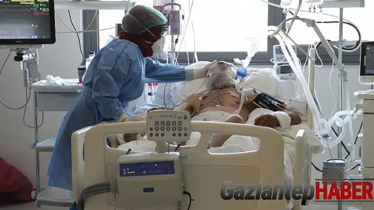Covid-19 yoğun bakımında görev yapan doktorlar, gençleri uyardı