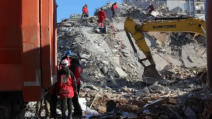 Depremde yıkılan Pamukkale Sitesi'nde karar çıktı