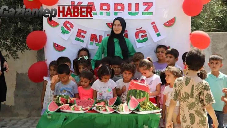 Depremzede çocuklar karpuz şenliğinde gönüllerince eğlendi