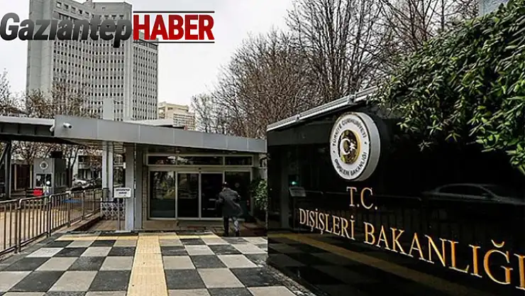 Dışişleri Bakanlığı önünde Filistin bayrağı açarak slogan atan kadın gözaltına alındı