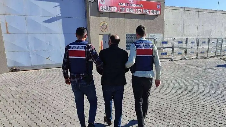 Dolandırıcılık suçundan aranan 2 şahıs yakalandı