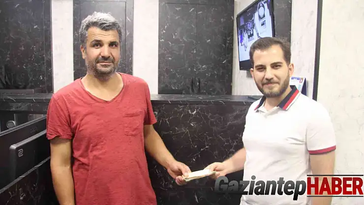 Döviz bürosunda yanlışlıkla fazladan bin euro verilen müşteri, parayı geri getirdi