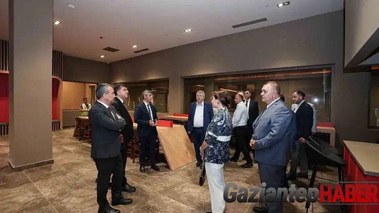 D.T. Şehitkamil Sahnesi'ne övgü dolu sözler