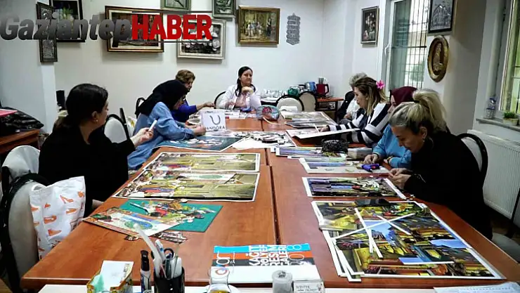 Ev kadınları boş zamanlarını rölyef yaparak değerlendiriyor