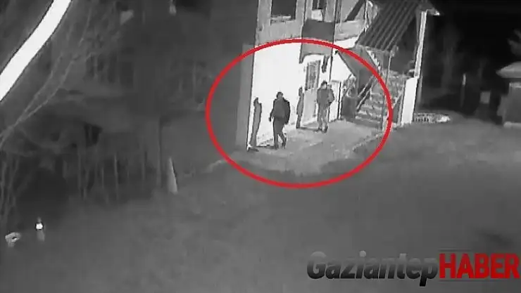Evi ateşe verirken güvenlik kamerasına yakalandılar, serbest kaldılar