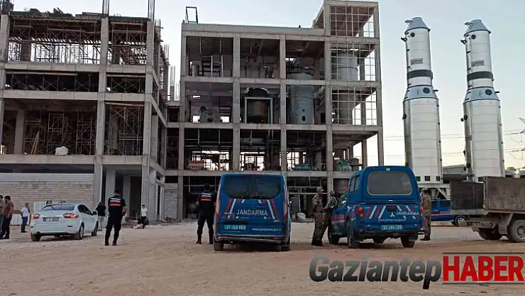 Fabrika inşaatında metal platform çöktü: 1 ölü, 4 yaralı