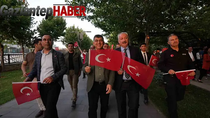 Fadıloğlu, demokrasiye sahip çıkanlara duyduğu şükranı ifade etti