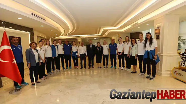 Fatma Şahin'e Merinos forması
