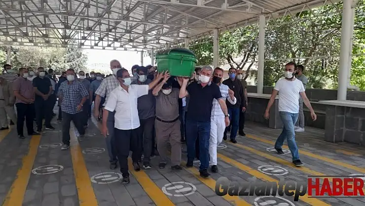 Feci kazada ölenlerden üçü Gaziantep'te defnedildi