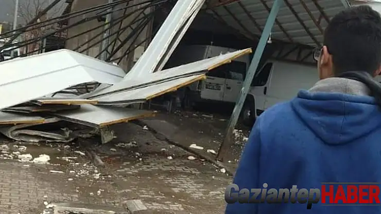 Fırtına çatıları uçurdu