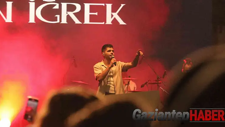 GastroAntep Festivali'nin üçüncü gününde Emir Can İğrek sahne aldı