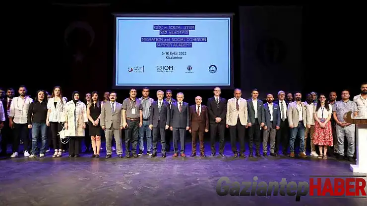 GAÜN'de göç ve sosyal uyum yaz akademisi başladı