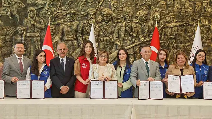 Gaziantep büyükşehir belediyesi 'Öğrenci Dostu Şehir' protokolüne imza attı