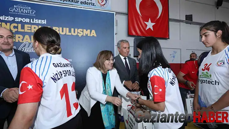 Gaziantep Büyükşehir'den Nizip Spor Lisesine malzeme yardımı