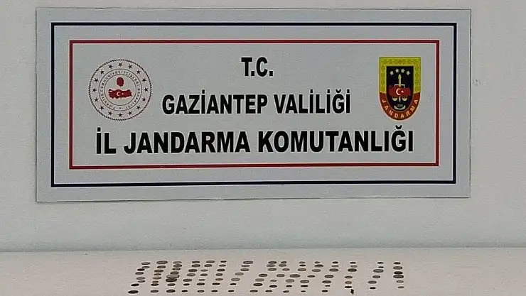 Gaziantep'te 105 adet tarihi sikke ele geçirildi: 1 gözaltı
