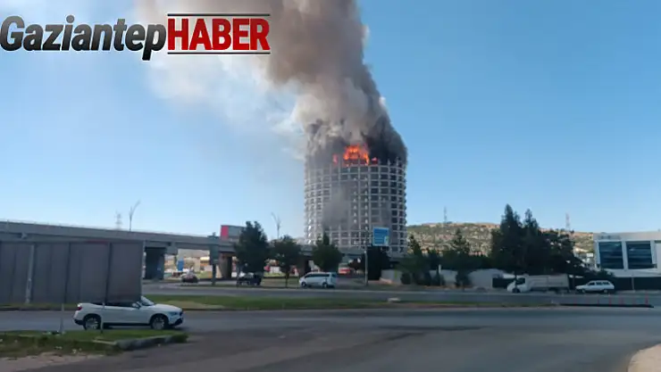 Gaziantep'te 17 katlı eski otelde yangın