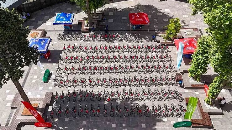 Gaziantep'te 19 Mayıs etkinliklerinde ter döken başarılı yarışmacılar ödüllendirildi