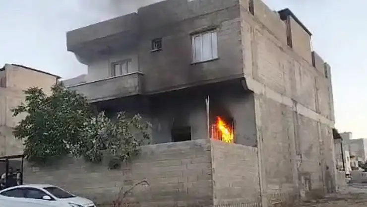 Gaziantep'te 2 katlı binada yangın