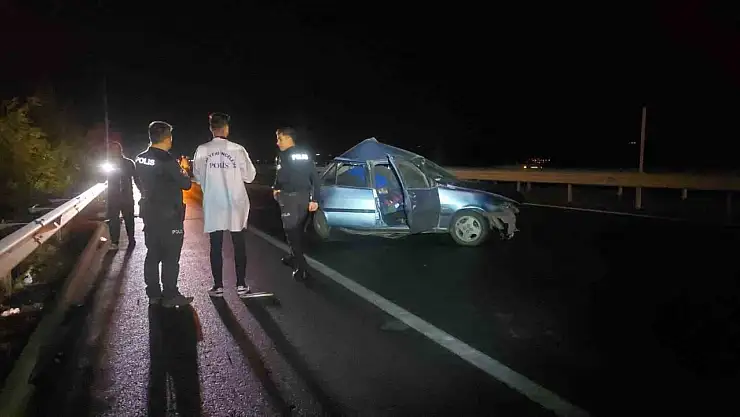 Gaziantep'te 2 otomobil çarpıştı: 1'i ağır 2 yaralı