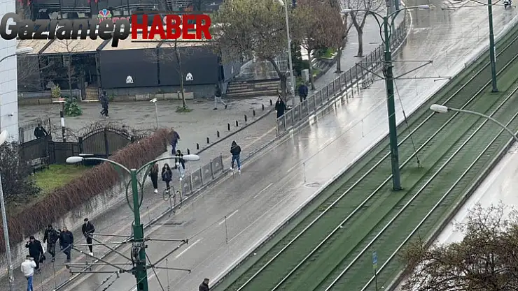 Gaziantep'te aniden bastıran sağanak hayatı olumsuz etkiledi