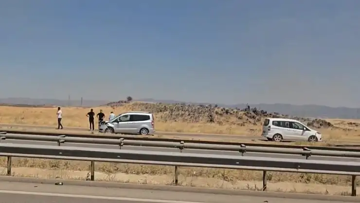 Gaziantep'te anız yangını maddi hasarlı kazaya neden oldu