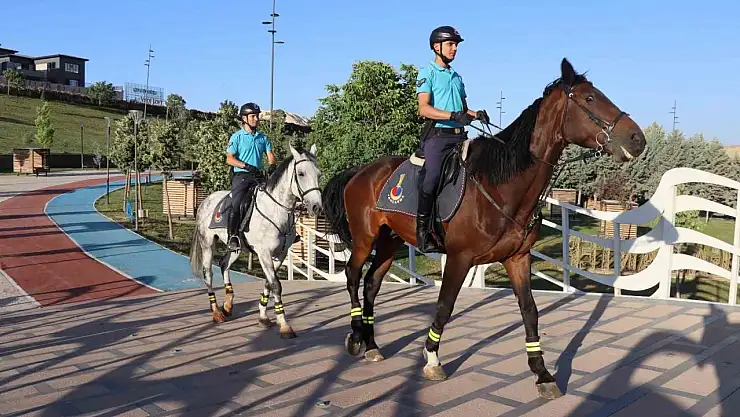 Gaziantep'te atlı jandarma birlikleri görev başında