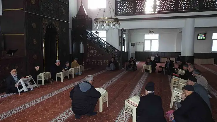 Gaziantep'te camilerde mukabele geleneği yaşatılıyor