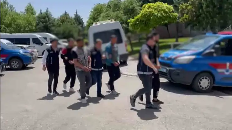 Gaziantep'te göçmen kaçakçılığı yapan 6 kişiye gözaltı