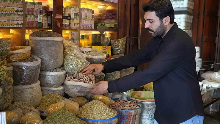 Gaziantep'te havaların soğumasıyla vatandaşlar aktarların yolunu tuttu