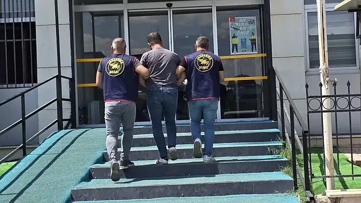 Gaziantep'te jandarma operasyonuyla yakalanan FETÖ üyesi tutuklandı