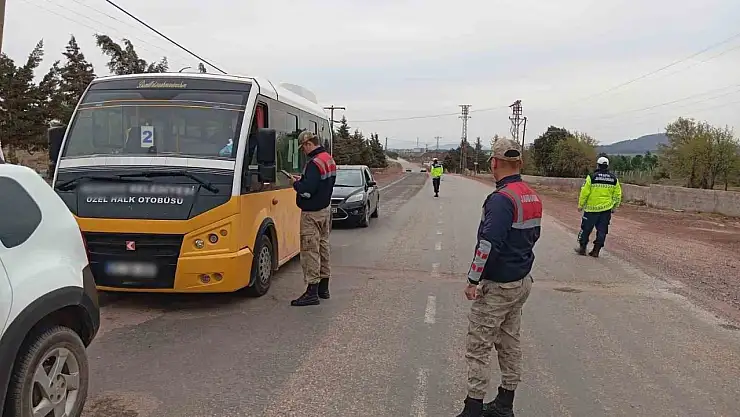 Gaziantep'te jandarmadan 826 araca 2 milyon 903 bin TL idari para cezası
