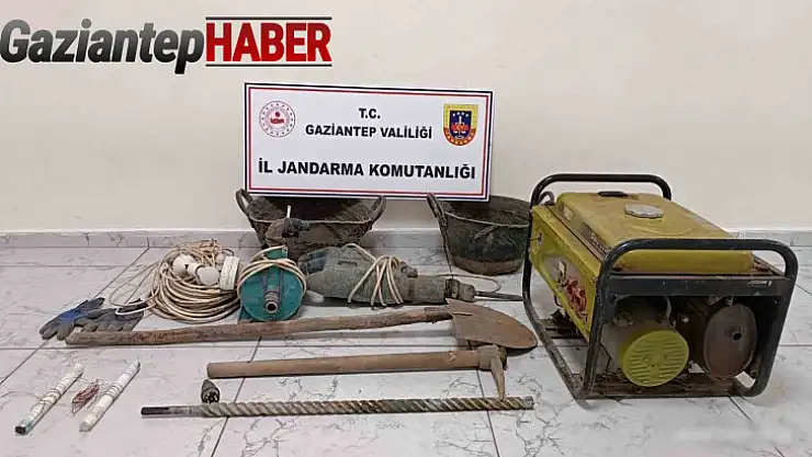 Gaziantep'te kaçak kazı yapan 2 şahsı jandarma suçüstü yakaladı