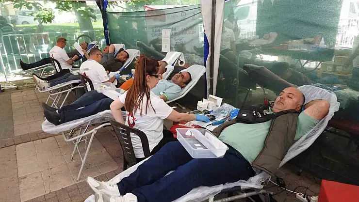 Gaziantep'te kan bağışı kampanyasına vatandaşlar akın etti