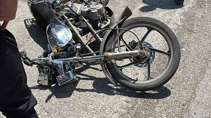 Gaziantep'te motosiklet ile otomobil çarpıştı: 2 yaralı