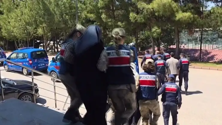 Gaziantep'te sahte-çek senet-nitelikli dolandırıcılık çetesine şafak operasyonu: 5 gözaltı