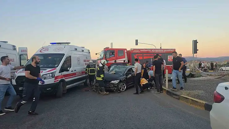 Gaziantep'te tır ile otomobil çarpıştı: Nişanlı çift yaralandı