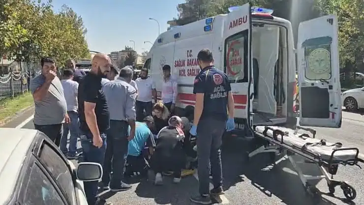 Gaziantep'te zincirleme kaza: 6 araç çarpıştı, 2 kişi yaralandı