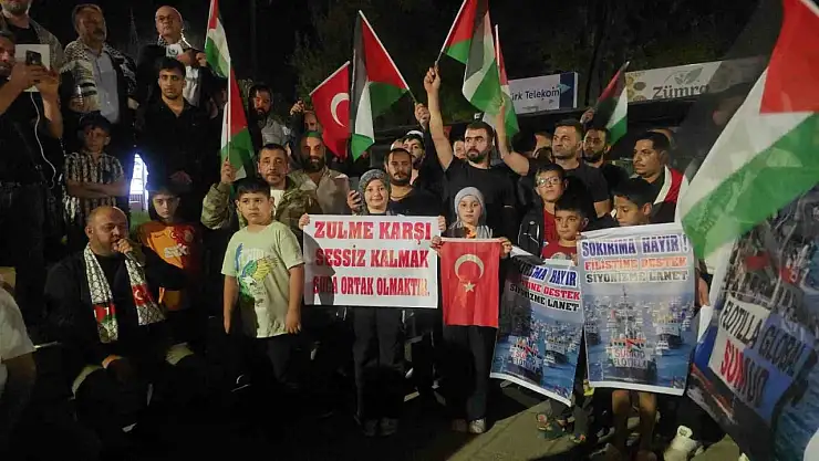 Gaziantepliler 'Sumud Filosu'na destek için toplandı