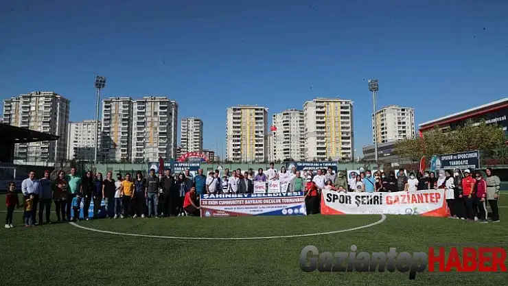Geleceğin okçuları 29 Ekim Kupası'nda yarıştı