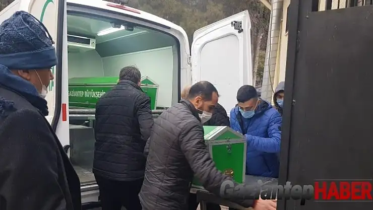 Genç kadının banyoda sır ölümü