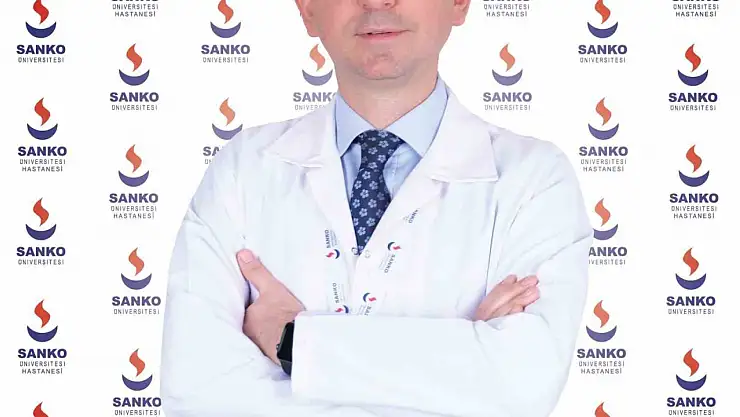 Genel cerrahi uzmanları Prof. Dr. Balık, Doç. Dr. Borazan ve Opr. Dr. Melik, SANKO Üniversitesi Hastanesi'nde