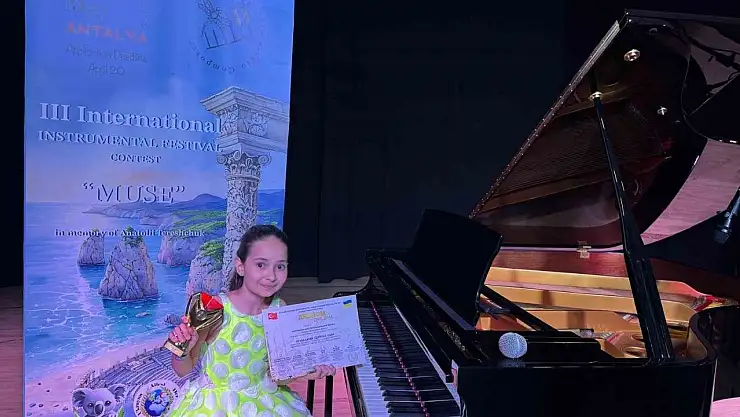 GKV'li Ceyda Sayar piyanoda festival birincisi